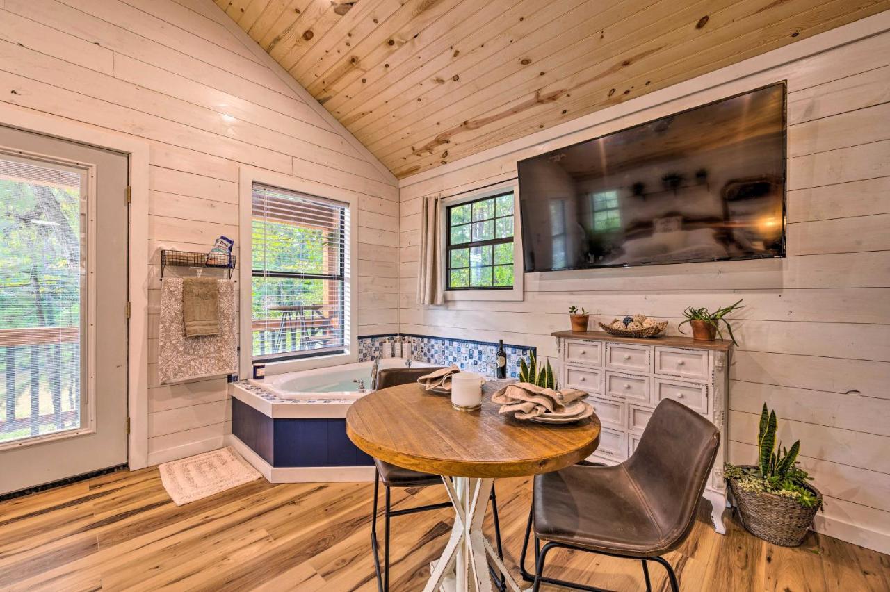 Romantic Broken Bow Cabin With Jacuzzi And Fire Pit! Exterior photo