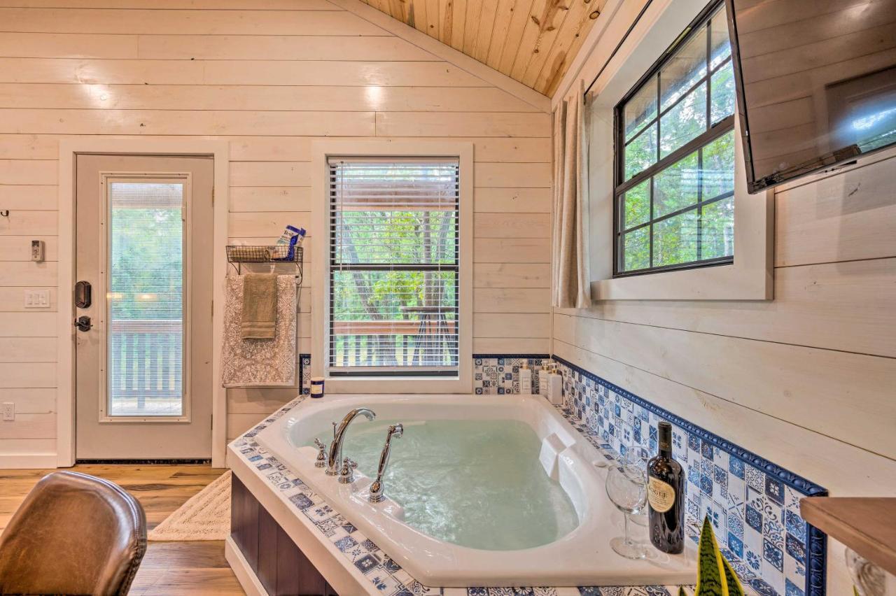Romantic Broken Bow Cabin With Jacuzzi And Fire Pit! Exterior photo